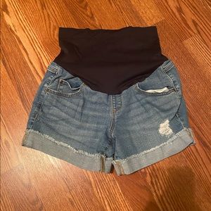 Maternity distressed denim short
